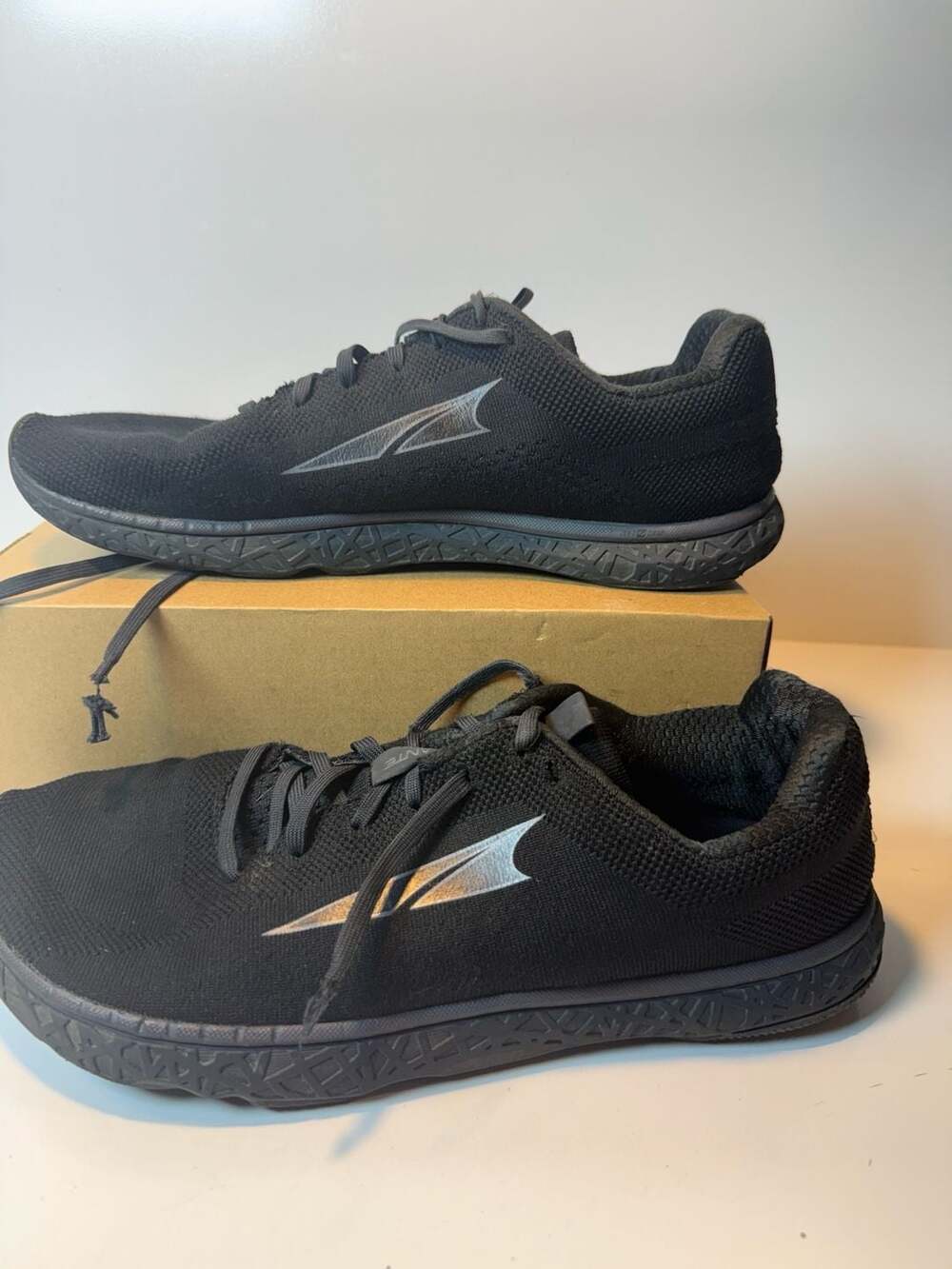 Altra Escalante Size 11.5 Men's Black Running Shoes